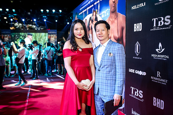 Trương Ngọc Ánh đưa bé Bảo Tiên đến chúc mừng chồng cũ Trần Bảo Sơn ảnh 13 Trương Ngọc Ánh đưa bé Bảo Tiên đến chúc mừng chồng cũ Trần Bảo Sơn ảnh 13