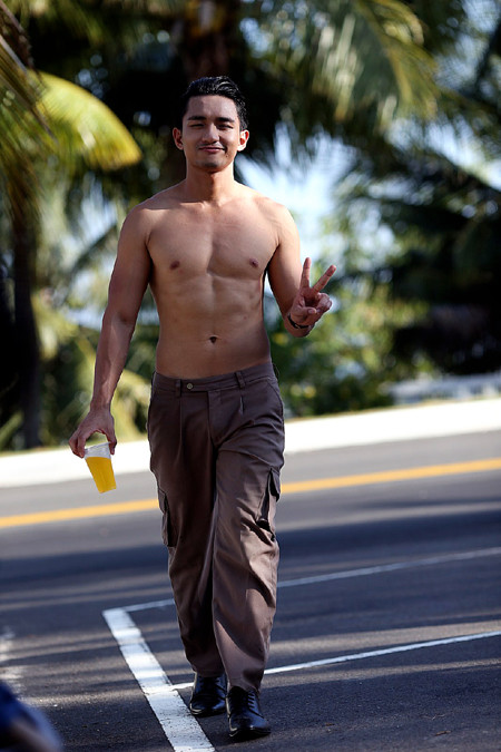 Hữu Vi khoe body "nóng bỏng" ảnh 1