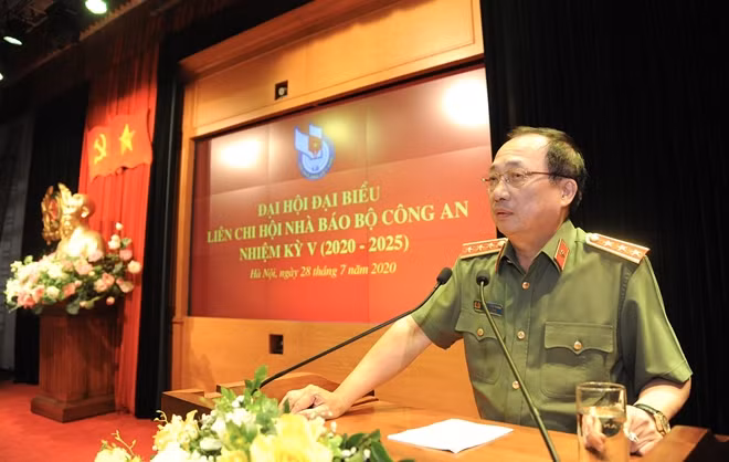 Xứng đáng là những chiến sỹ Công an cầm bút, tâm huyết với nghề ảnh 1