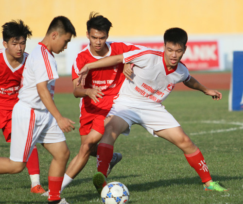 THPT Trần Quốc Tuấn đăng quang 3 lần trên sân Hàng Đẫy ảnh 3