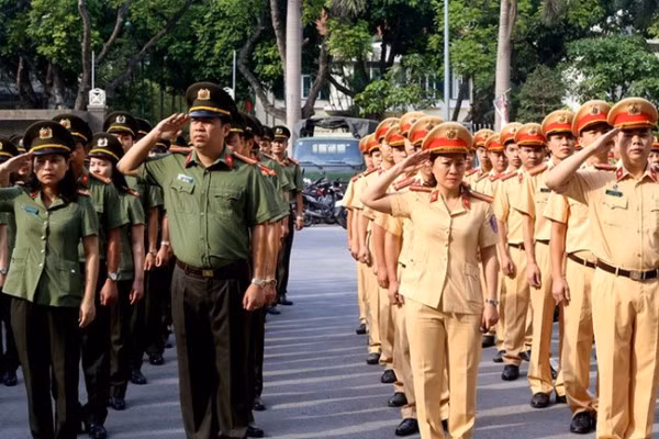 Chính quy, uy lực và thân thiện ảnh 4