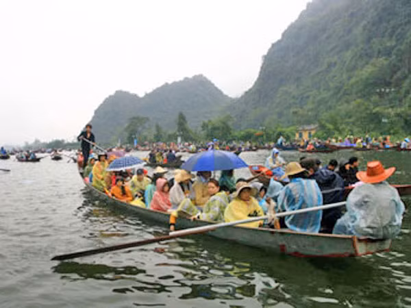 Niêm yết công khai giá đò, cáp treo ảnh 1