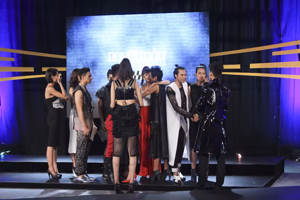 Vietnam’s Next Top Model 2015 sốc với màn loại kép ảnh 8