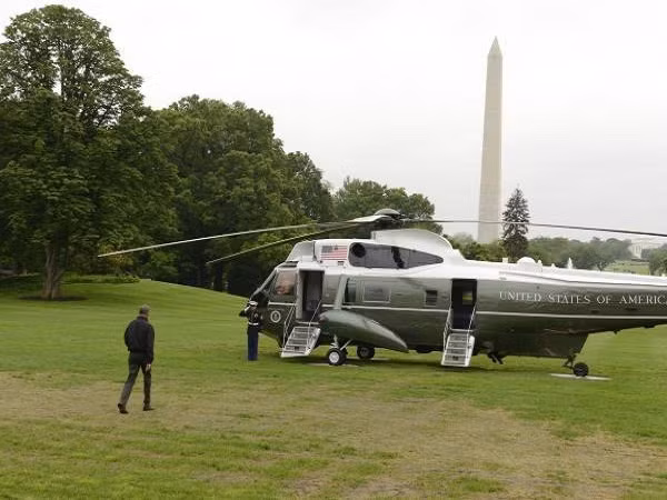 Tổng thống Mỹ Barack Obama rời Nhà Trắng, bắt đầu chuyến thăm tới Việt Nam ảnh 1