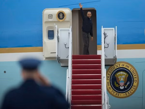 Tổng thống Mỹ Barack Obama rời Nhà Trắng, bắt đầu chuyến thăm tới Việt Nam ảnh 2
