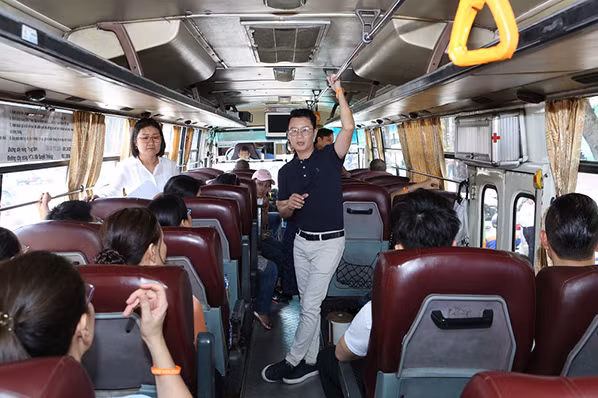 Kim Lý, Hoàng Bách hành động "Vì những người phụ nữ quanh ta" ảnh 7