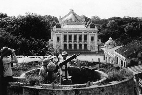 Có một Hà Nội đánh B52 trong trường ca "Em ơi! Hà Nội phố" ảnh 1