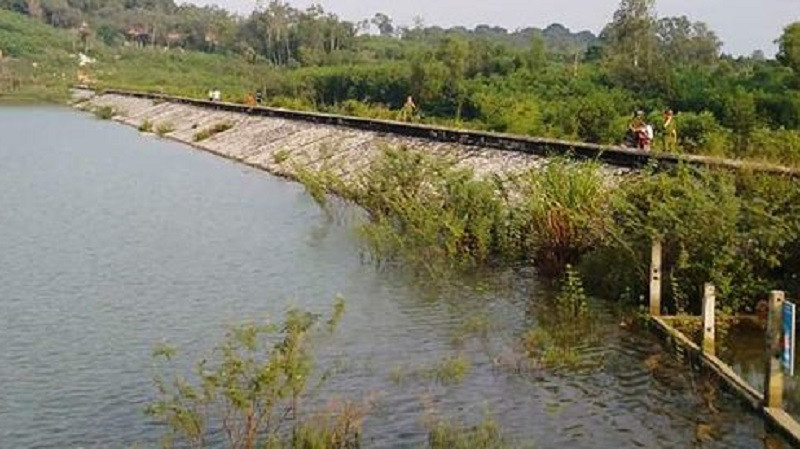 Thực nghiệm hiện trường bé gái 11 tuổi bị bà nội sát hại ở đập nước ảnh 1