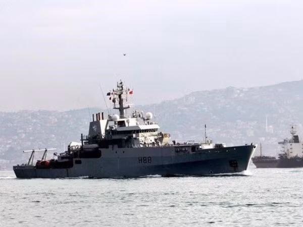 Tàu NATO bất lực khi tiếp cận biên giới Nga để do thám Crimea ảnh 1