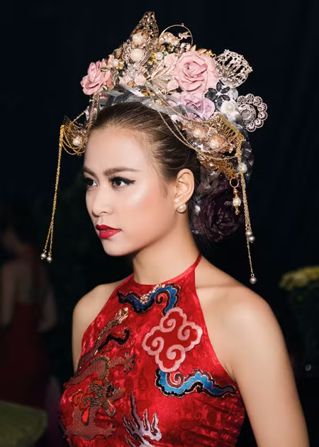 Hoàng Thuỳ Linh trình diễn "Bánh trôi nước", Vĩnh Thụy giật giải "mặc đẹp trong đêm" ảnh 4