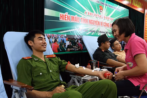 Tuổi trẻ Công an Thủ đô hiến máu vì cộng đồng: Một giọt máu cho đi... ảnh 9