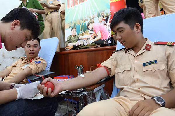 Tuổi trẻ Công an Thủ đô hiến máu vì cộng đồng: Một giọt máu cho đi... ảnh 10