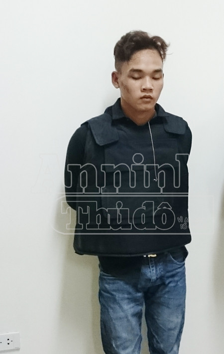 Giả danh "cảnh sát chống buôn lậu", cướp tiền của cô gái trẻ ảnh 1 Giả danh "cảnh sát chống buôn lậu", cướp tiền của cô gái trẻ ảnh 1