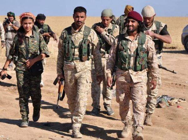 Người Kurd đảm bảo an ninh cho quân đội Nga ở bờ đông Euphrates ảnh 1 Người Kurd đảm bảo an ninh cho quân đội Nga ở bờ đông Euphrates ảnh 1