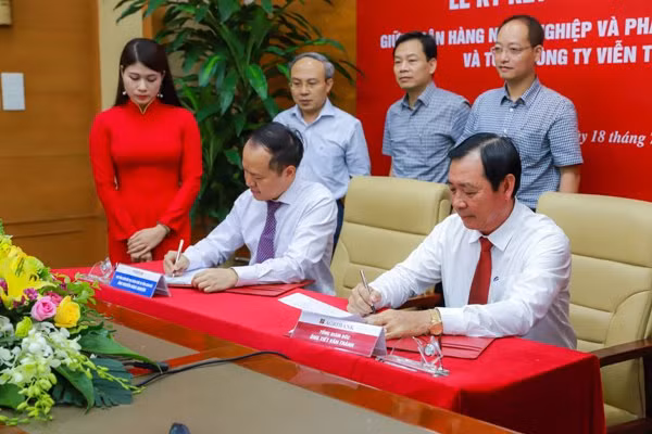 Agribank và MobiFone ký kết thỏa thuận hợp tác ảnh 1