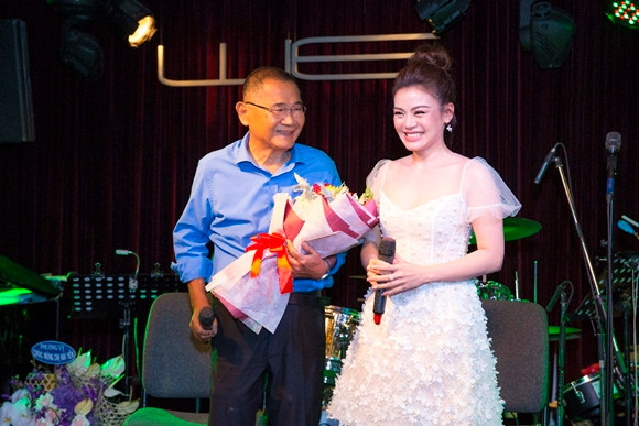 Hải Yến Idol hát nhạc Bảo Chấn ảnh 2