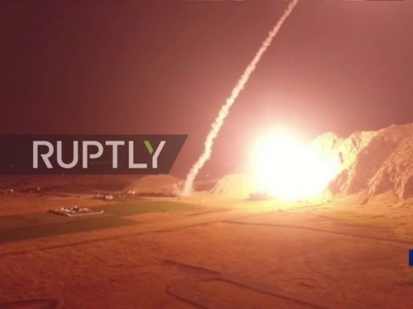 Tướng Iran: "Phiến quân dùng đạn tấn công, chúng tôi đáp trả bằng tên lửa" ảnh 1 Tướng Iran: "Phiến quân dùng đạn tấn công, chúng tôi đáp trả bằng tên lửa" ảnh 1