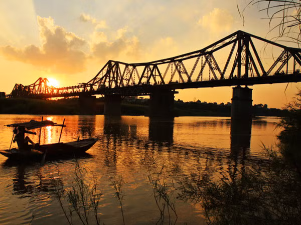 Cây cầu vắt ba thế kỷ ảnh 1