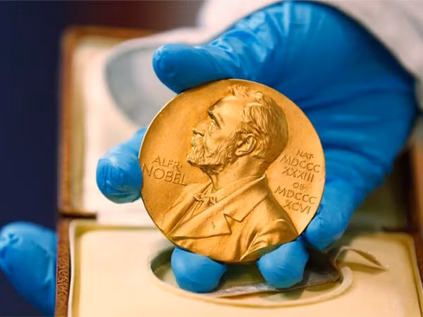 Giải Nobel và những điều được giữ kín ảnh 1