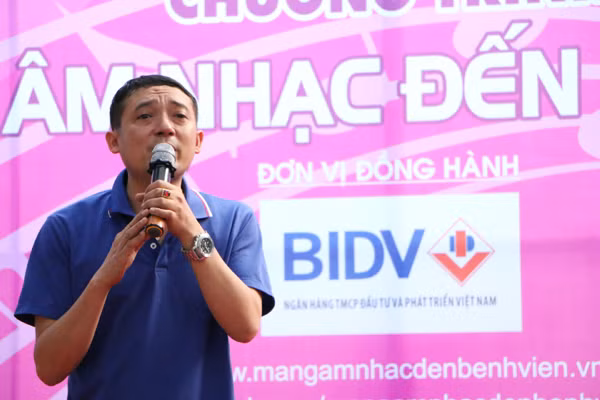 Chiến Thắng - Trà My "khuấy đảo" Bệnh viện Đa khoa tỉnh Vĩnh Phúc ảnh 4