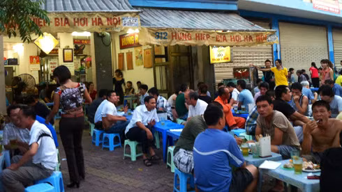 Quy định cấm bán rượu, bia sau 22h: Chặn đứng nguy cơ trở thành "quốc gia say xỉn" ảnh 1