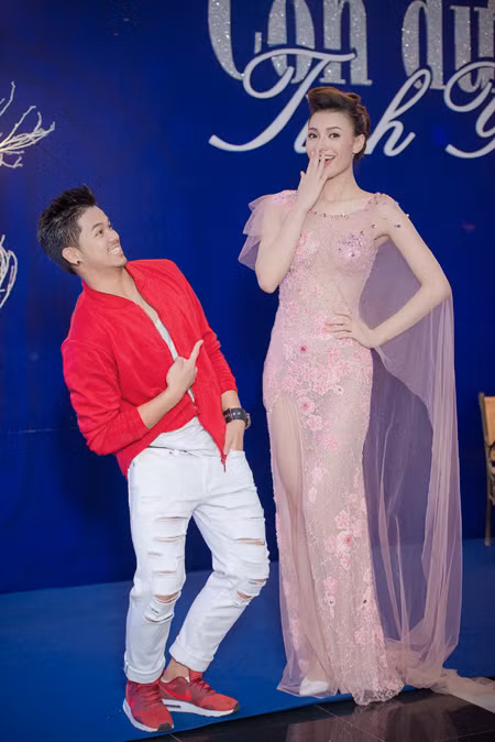 Hồng Quế diện váy xuyên thấu, nổi bật tại sự kiện ảnh 7