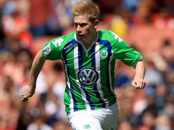 Manchester City bị gây khó trong việc tuyển mộ De Bruyne ảnh 1