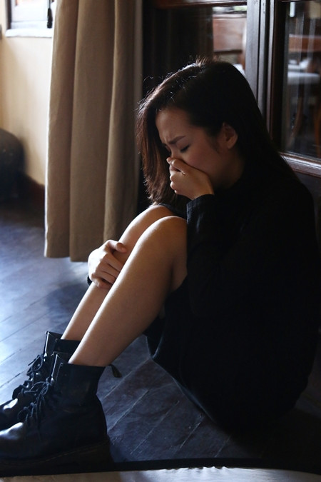 Phương Ly - "Hot boy" Bê Trần đau đớn trong MV của Hồ Ngọc Hà ảnh 6