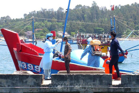 4/8 ngư dân trên tàu cá bị đâm chìm ở Hoàng Sa đã vào bờ an toàn ảnh 1