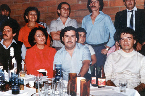 Cựu Tổng thống Colombia Alvaro Uribe bị nghi ngờ dính líu với các tổ chức tội phạm ma túy ảnh 1