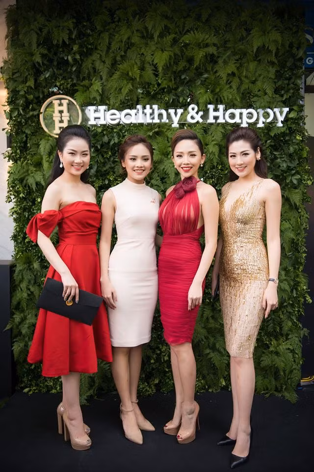 Tóc Tiên "đọ sắc" cùng dàn người đẹp Hoa hậu Việt Nam ảnh 2