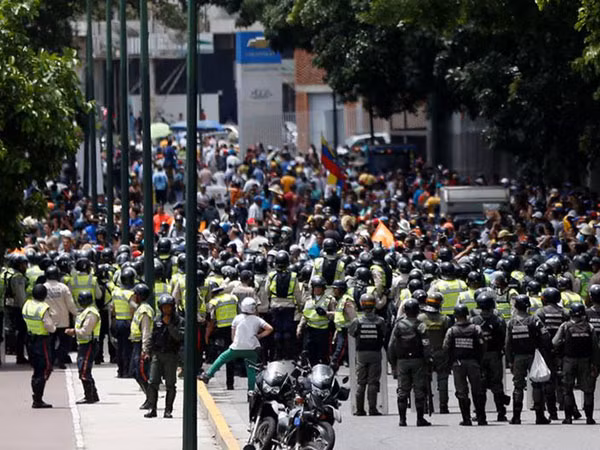 Venezuela đối mặt với kích động gây bạo loạn ảnh 1