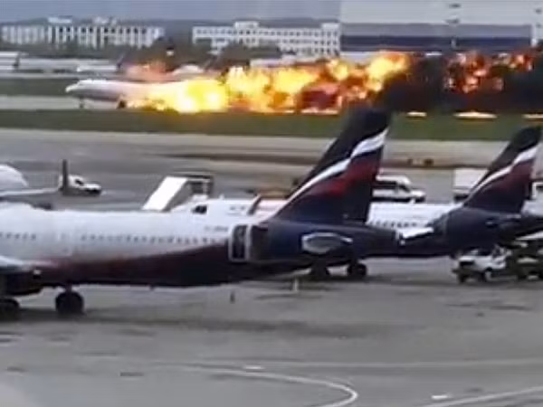 Danh tính người đầu tiên thiệt mạng trong vụ tai nạn máy bay ở Sheremetyevo ảnh 1