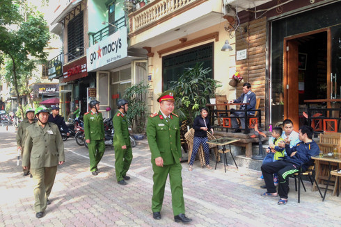Ra quân xử lý vi phạm trật tự ATGT và trật tự đô thị ảnh 10 Ra quân xử lý vi phạm trật tự ATGT và trật tự đô thị ảnh 10