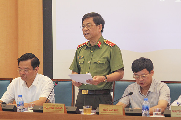 Cán bộ, công chức phải làm gương, chấp hành nghiêm pháp luật ảnh 1