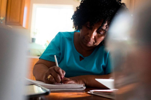 Người phụ nữ dũng cảm lên tiếng sau tuổi thơ bị lạm dụng ảnh 1