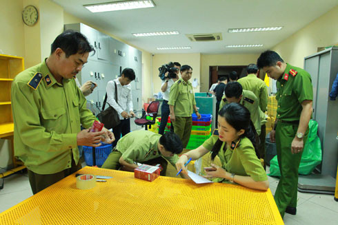 Nghi vấn mạo danh quản lý thị trường đòi doanh nghiệp "bồi dưỡng": Gọi ngay 1900.888.655 để xử lý ảnh 1