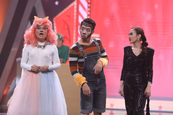 "Người đẹp dao kéo" Kelly Nguyễn lần đầu diễn hài cùng Trịnh Tú Trung ảnh 3