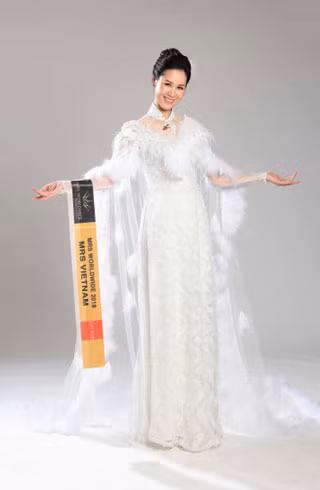 Hoa hậu Phụ nữ toàn thế giới 2018 Dương Thùy Linh: Tôi hiểu ai chỉ chờ mình sảy chân để "dìm" mình xuống ảnh 2 Hoa hậu Phụ nữ toàn thế giới 2018 Dương Thùy Linh: Tôi hiểu ai chỉ chờ mình sảy chân để "dìm" mình xuống ảnh 2