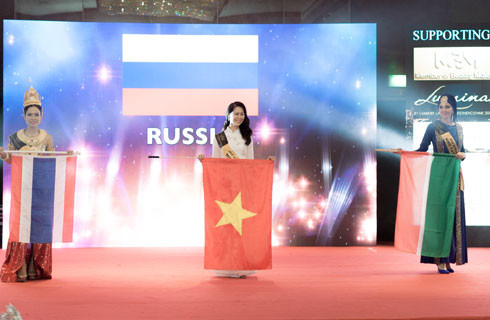 Hoa hậu Phụ nữ toàn thế giới 2018 Dương Thùy Linh: Tôi hiểu ai chỉ chờ mình sảy chân để "dìm" mình xuống ảnh 1