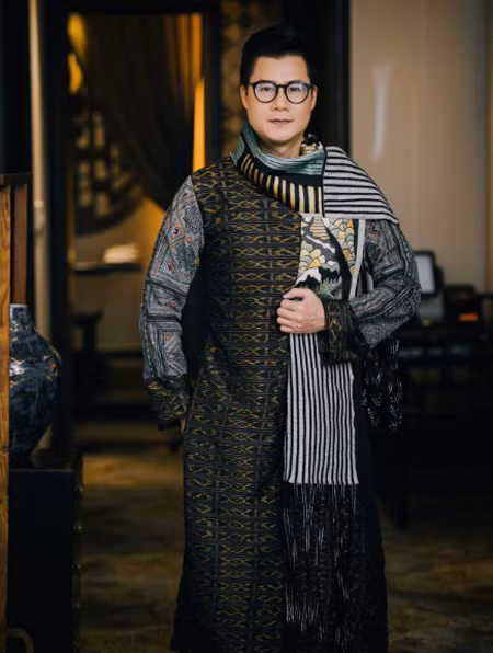Hé lộ bộ sưu tập áo dài của NTK Vũ Việt Hà lấy cảm hứng từ người H’Mong Đen ảnh 4