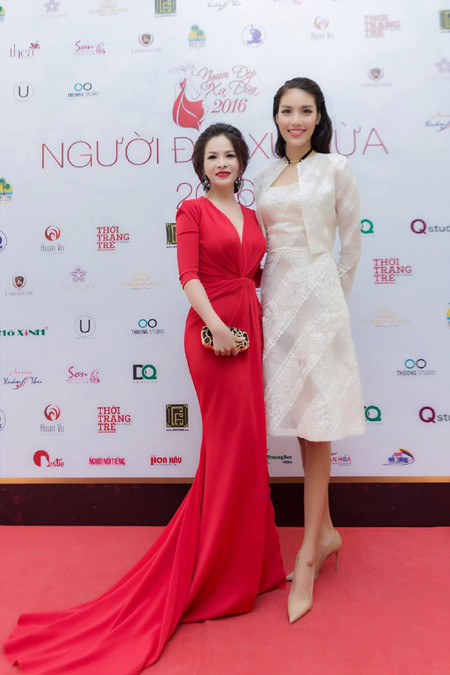 Hoa hậu Lê Thanh Thúy "đốn tim" với đầm dạ hội quyến rũ ảnh 6 Hoa hậu Lê Thanh Thúy "đốn tim" với đầm dạ hội quyến rũ ảnh 6