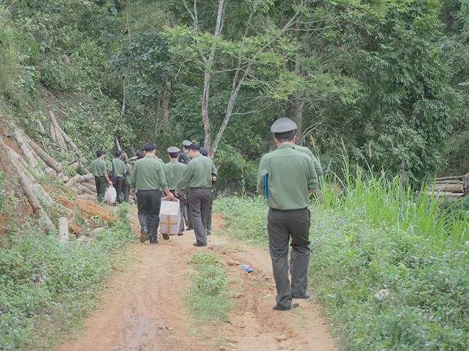 Sẻ chia yêu thương với học sinh nghèo ở Bắc Kạn ảnh 2