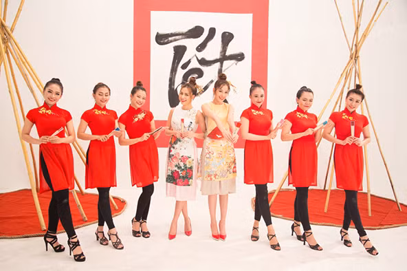 Hoàng Thùy Linh "bắt tay" cùng Chi Pu tung MV đón xuân rực rỡ ảnh 6 Hoàng Thùy Linh "bắt tay" cùng Chi Pu tung MV đón xuân rực rỡ ảnh 6