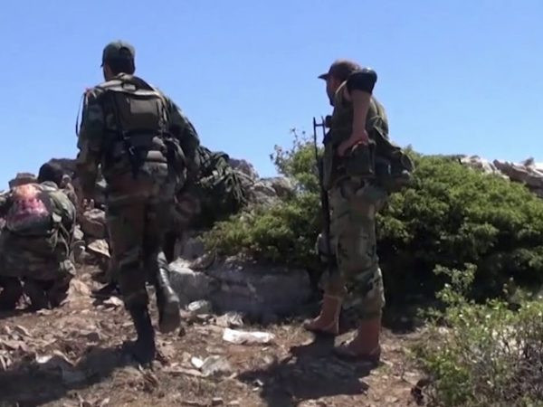 SAA tăng cường lực lượng dọc biên giới Thổ Nhĩ Kỳ sau các cuộc tấn công của FSA ảnh 1