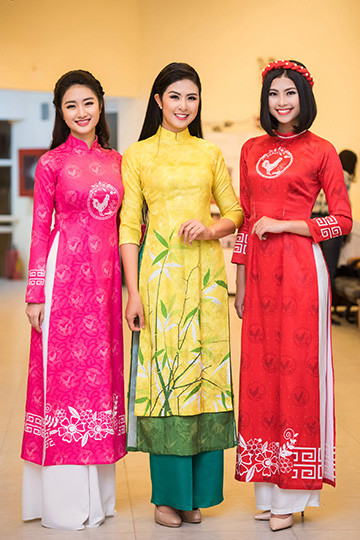 Hoa hậu Bản sắc Việt toàn cầu Thu Ngân trình diễn áo dài của Ngọc Hân ảnh 10