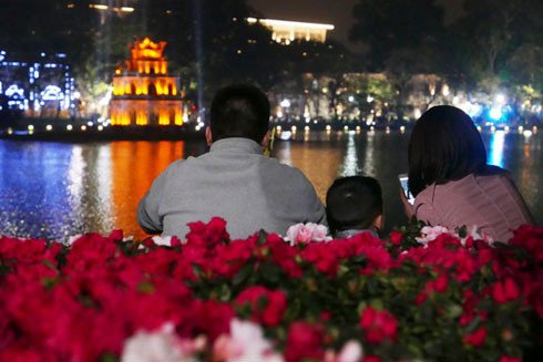 Cả nước tưng bừng đón chào năm mới Đinh Dậu 2017 ảnh 2 Cả nước tưng bừng đón chào năm mới Đinh Dậu 2017 ảnh 2