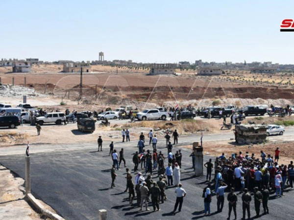 Syria: Hàng trăm gia đình trở về nhà ở những vùng vừa được giải phóng ở Idlib và Hama ảnh 1