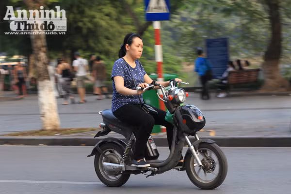 Tái diễn tình trạng không đội mũ bảo hiểm khi tham gia giao thông ảnh 8