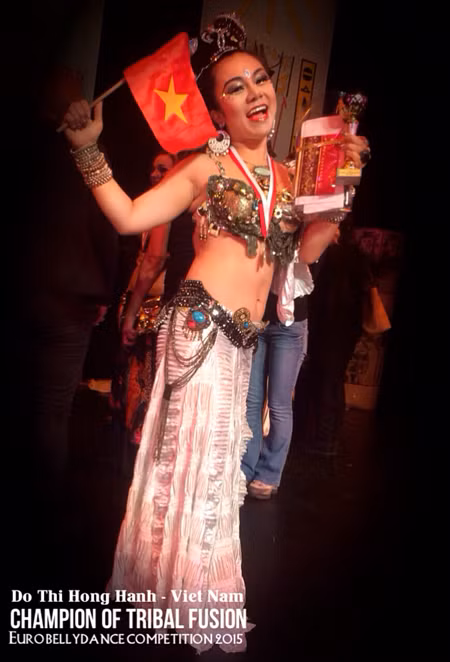 "Cô gái vàng" Đỗ Hồng Hạnh đoạt cúp vô địch "Bellydancer of the world" 2015 ảnh 3